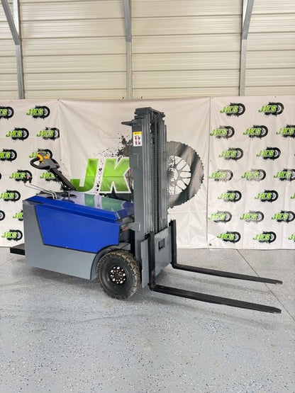 #5 JKS E10 Power Lift Forklift Little Blue