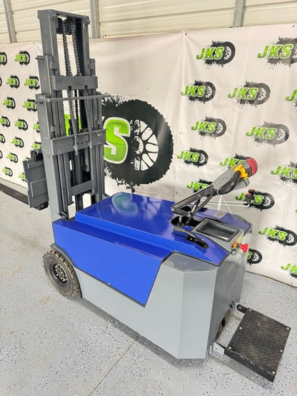 #5 JKS E10 Power Lift Forklift Little Blue