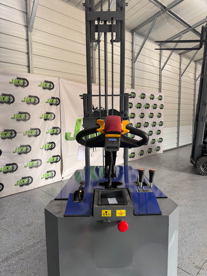 #5 JKS E10 Power Lift Forklift Little Blue