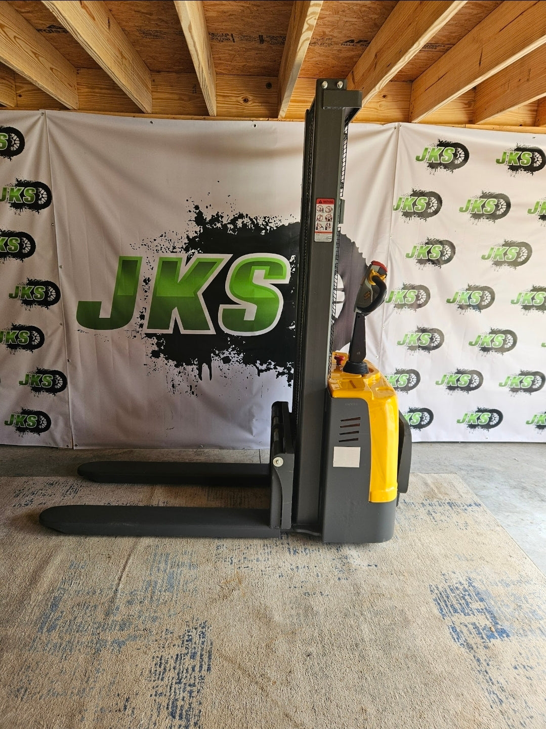 #1.1 JKS Tiny Titan 3300 Standard Model