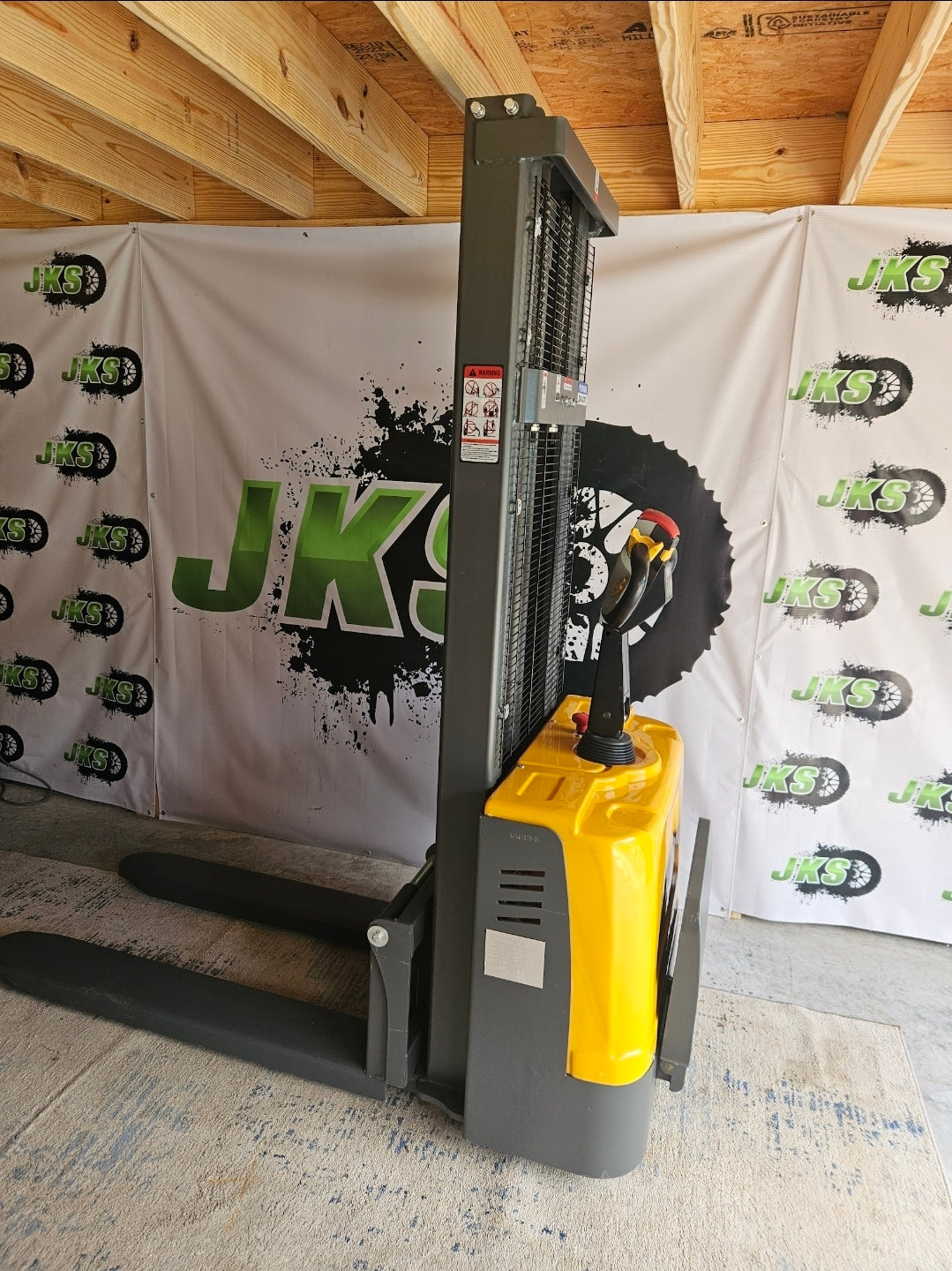 #1.1 JKS Tiny Titan 3300 Standard Model