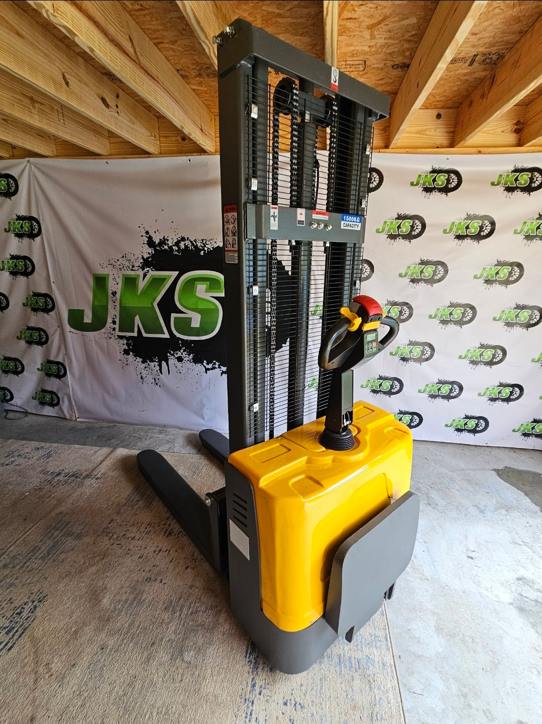 #1.1 JKS Tiny Titan 3300 Standard Model