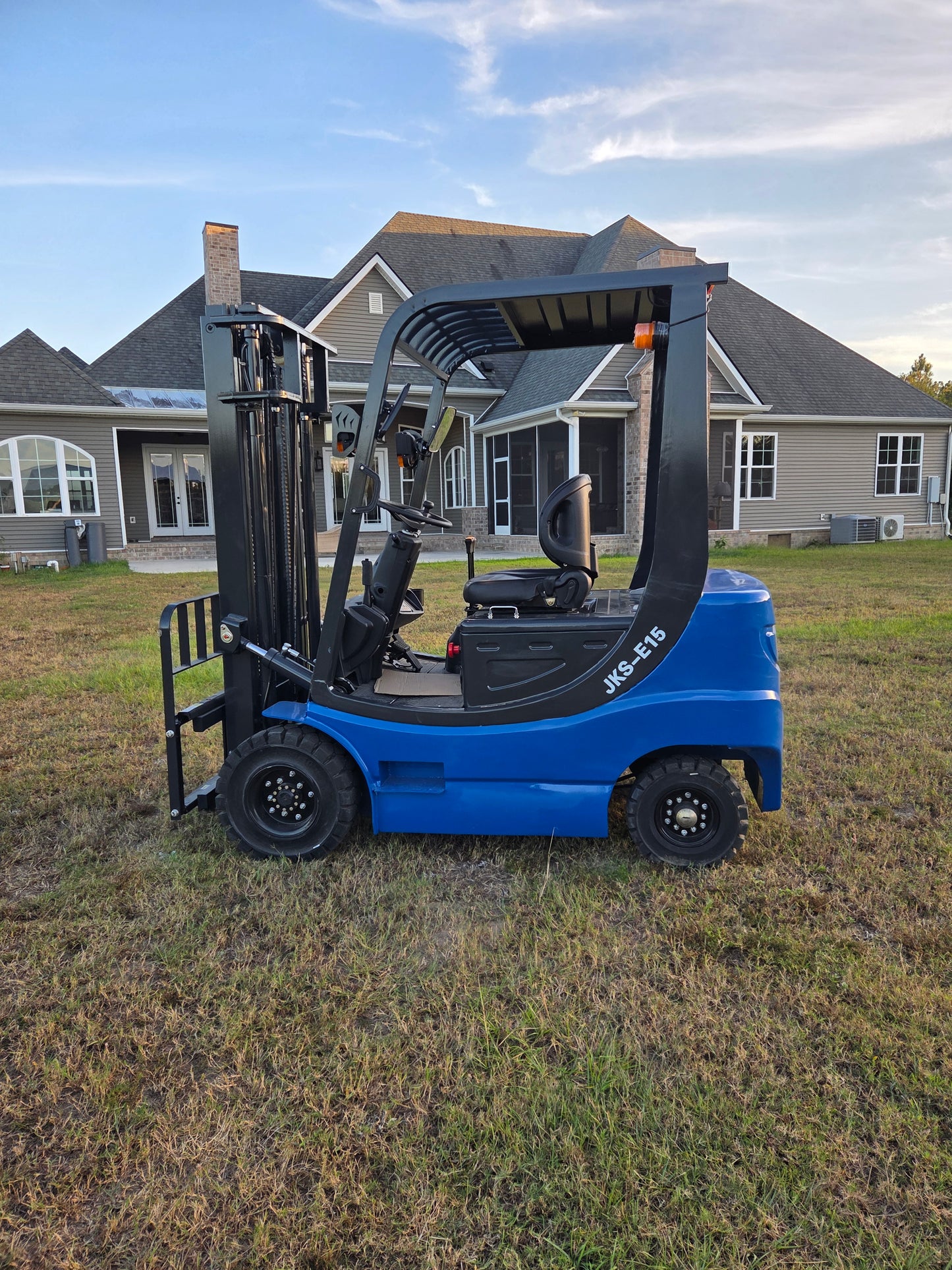 JKS Precision E15 forklift and Stacker combination Test run