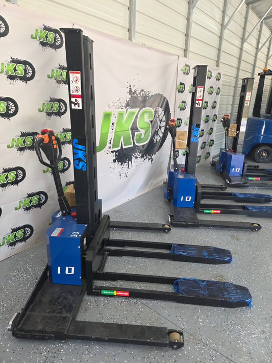 #3.2  EZ Mover Self-loading fully Electric staddle legs forklift