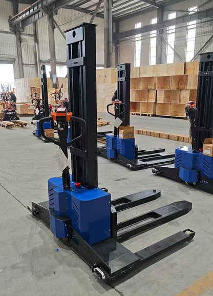 #3.2  EZ Mover Self-loading fully Electric staddle legs forklift