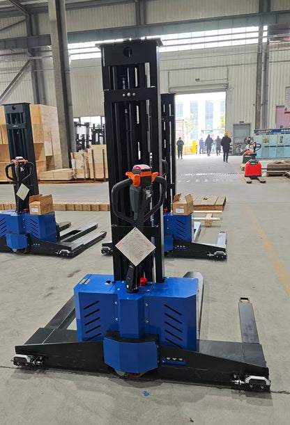 #3.2  EZ Mover Self-loading fully Electric staddle legs forklift