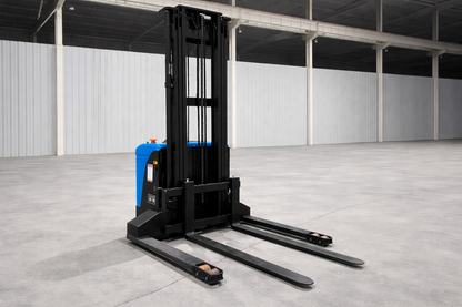 #2.2 Tiny Titan 4400 15FT forklift with staddle legs